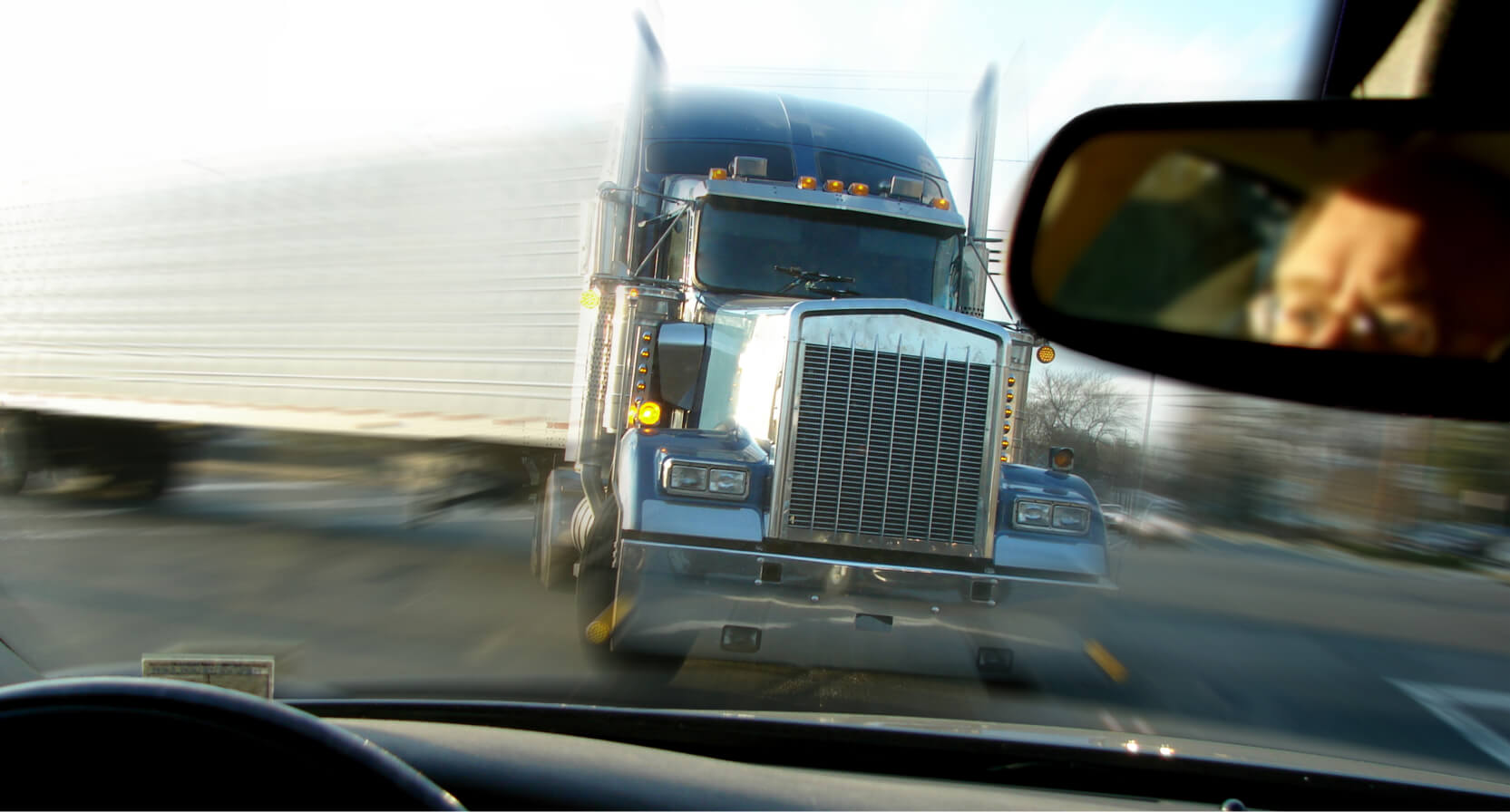Truck Accident Risk Management and Safety Tips